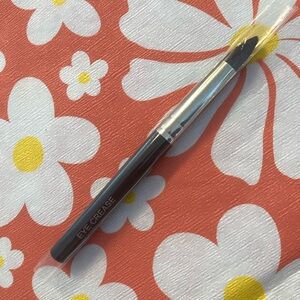 Laura mercier eye shadow crease brush - never used